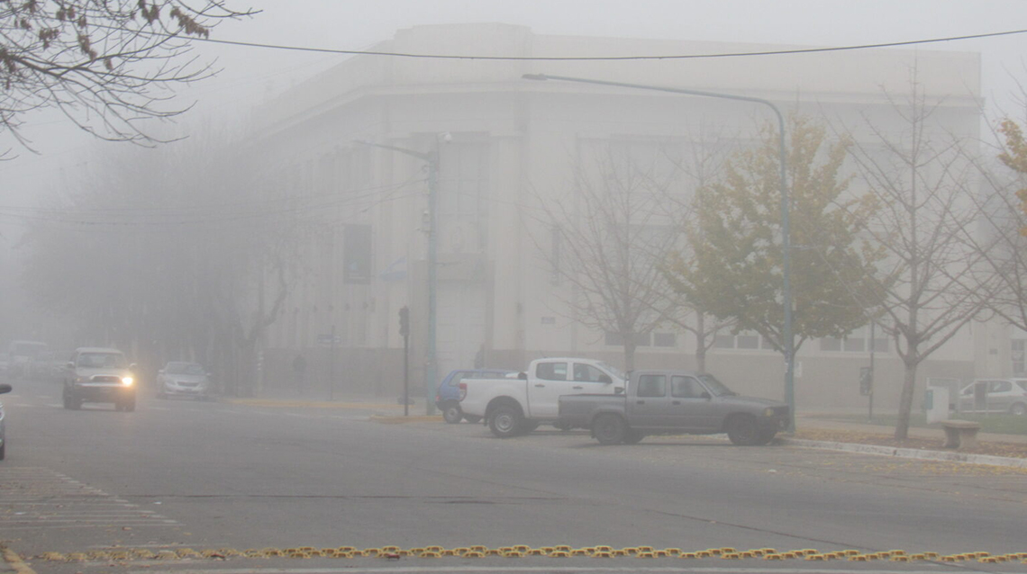 Vialidad: la Municipalidad difundi&oacute; recomendaciones clave para conducir con niebla intensa