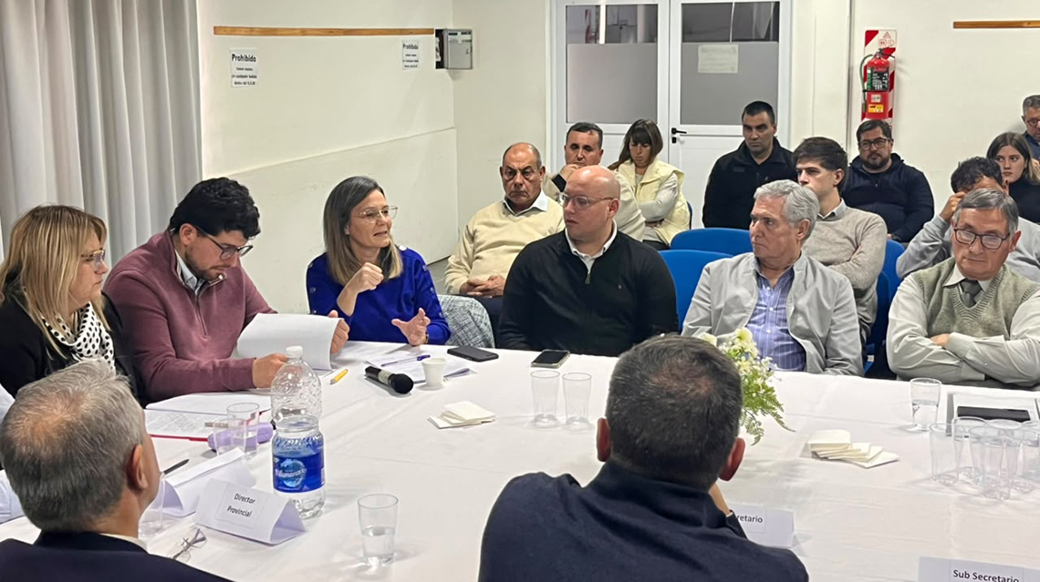 Gentile particip&oacute; de una mesa regional de seguridad en Chivilcoy