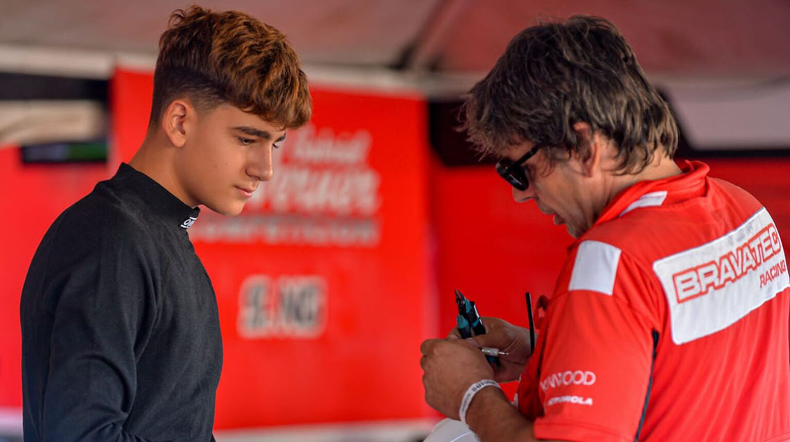 ​Santiago Baztarrica vuelve a acelerar en el m&iacute;tico N&uuml;rburgring