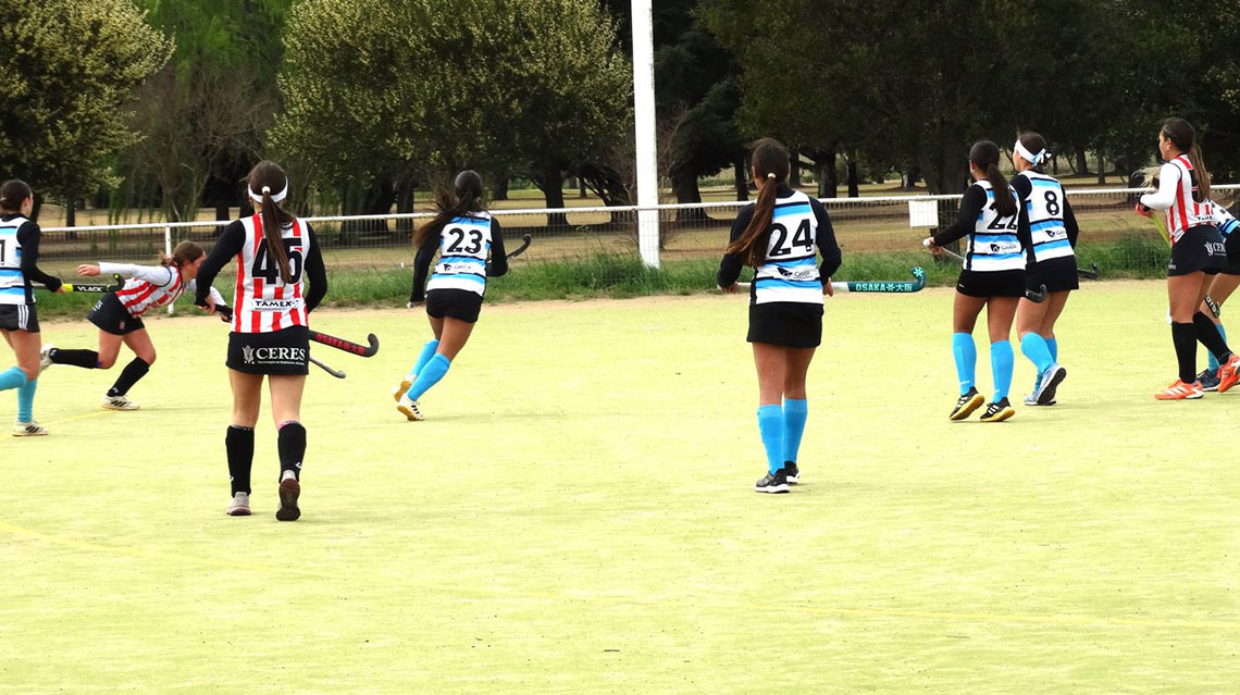 ​Victorias del Club Atl&eacute;tico en el Torneo de Hockey femenino