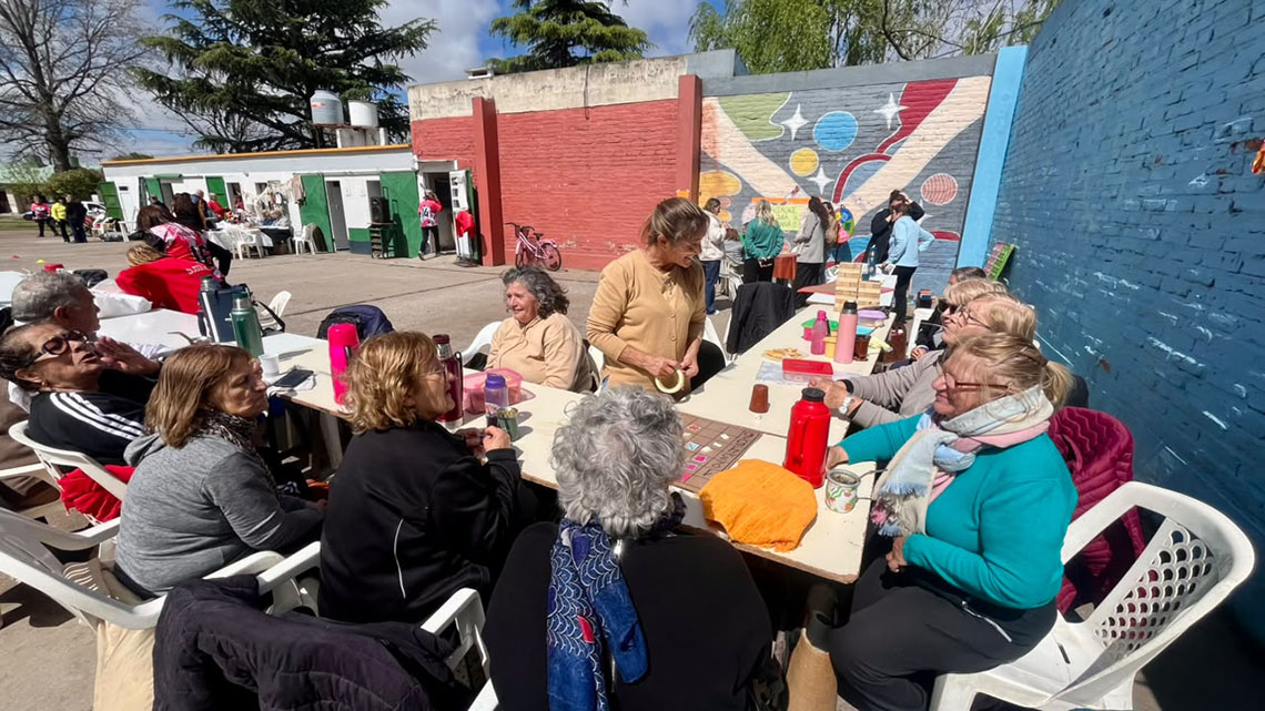 Adultos mayores festejaron su d&iacute;a y la llegada de la primavera