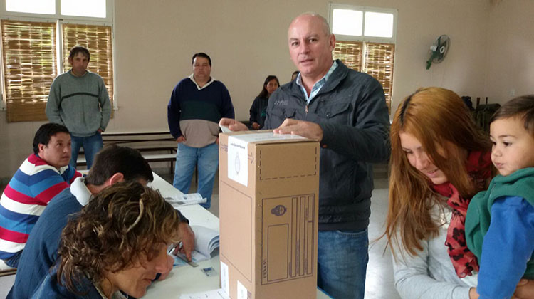 Elecciones 2015: Voto Horacio Delgado y se encuentra a la espera de lo que decida la gente