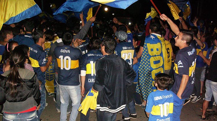 Campeones: Los hinchas de Boca coparon Plaza Belgrano