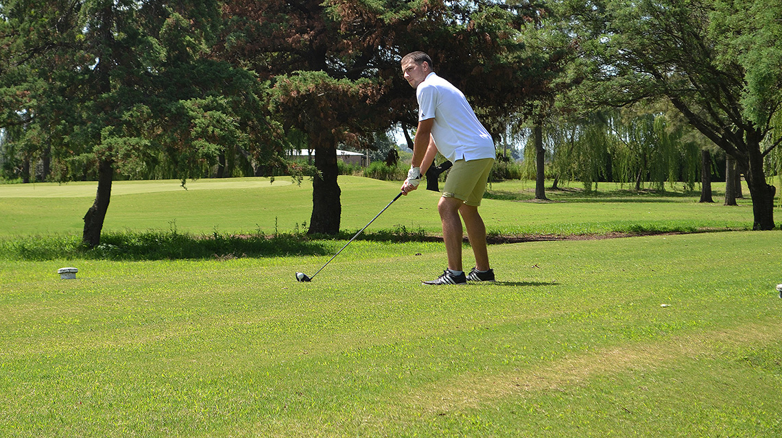 ​Miguel Sancholuz (h) se consagró nuevamente campeón del Golf Club 9 de Julio